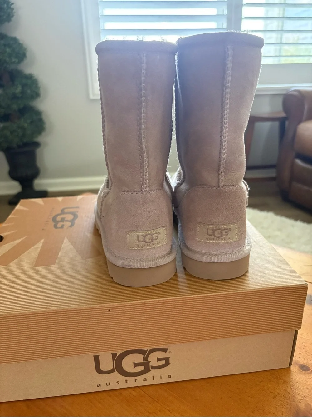 Ugg Classic Short Women’s Boot, Size 6, Dusty Orchid, Brand New